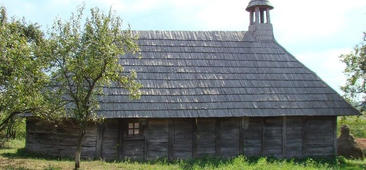Bisericile de lemn din Țara Făgetului, o comoară ascunsă a Banatului