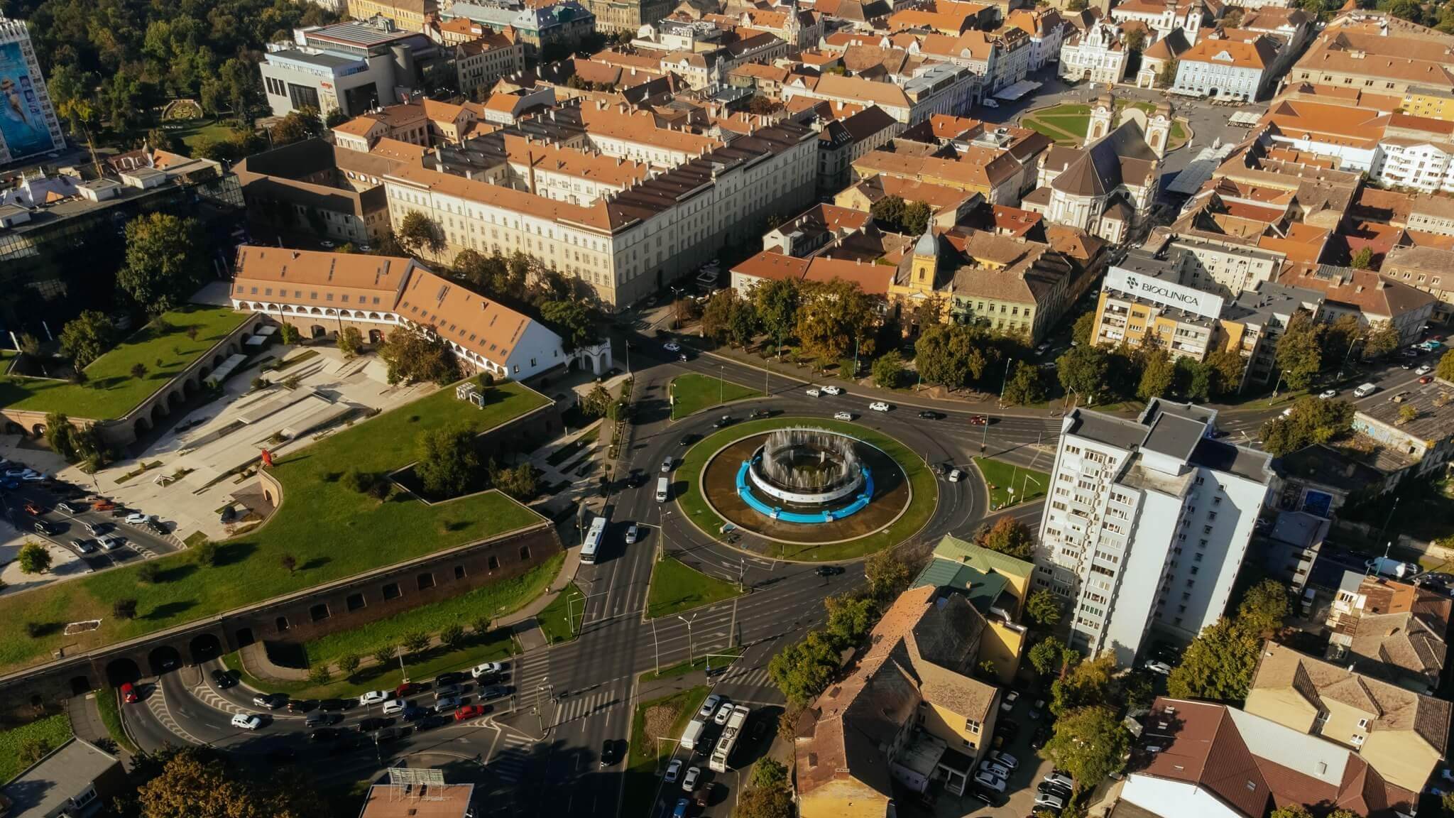 Bandă specială și prioritate la semafor pentru autobuzele și troleibuzele de pe bulevardul Take Ionescu din Timișoara